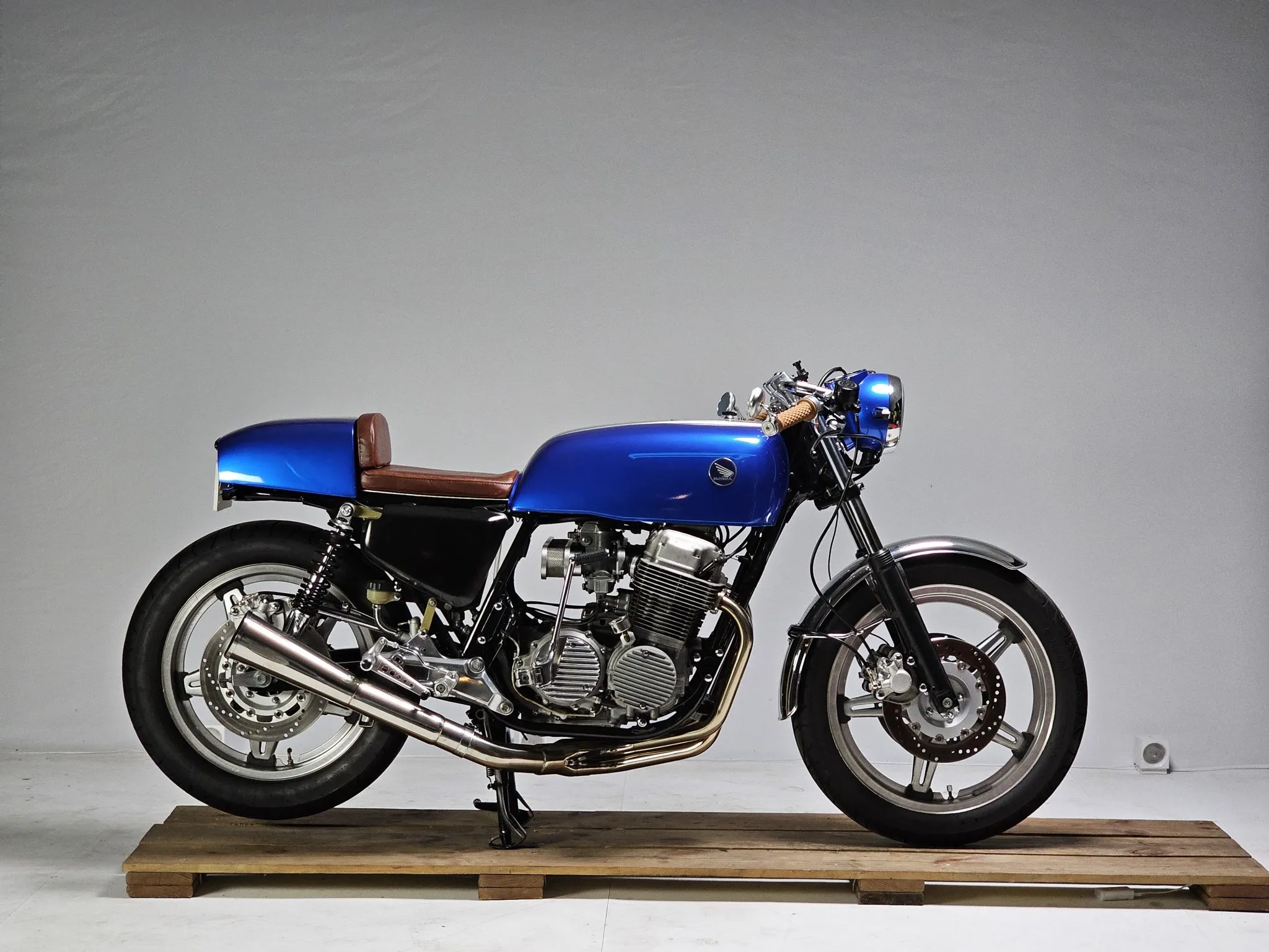 CB７５０Ｆ FOR SALE: 1978 Honda CB750F Super Sport Cafe Racer - Return of the